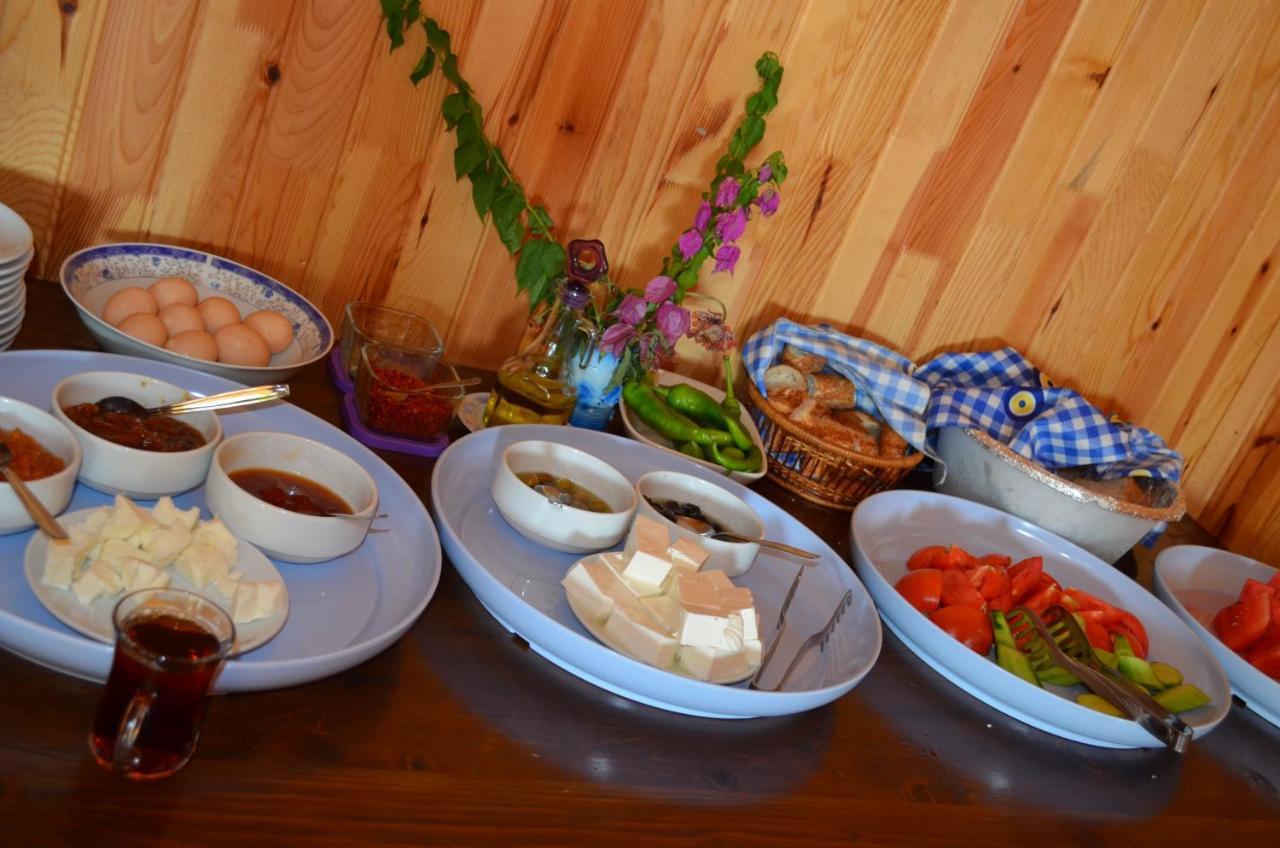 Tunays Pansiyon Bed & Breakfast Cirali Exterior photo