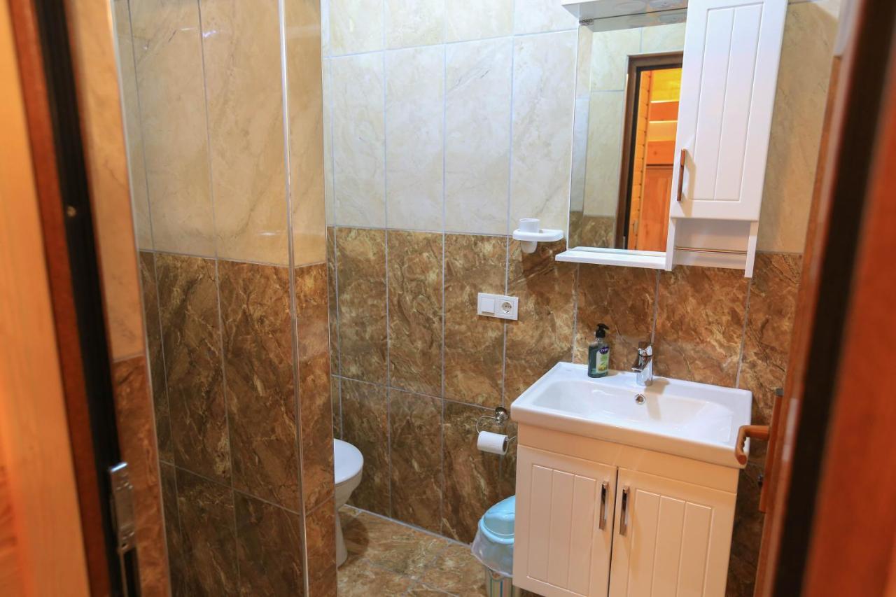 Tunays Pansiyon Bed & Breakfast Cirali Exterior photo